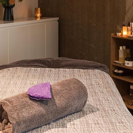 Peppers Silo Hotel Launceston Kültér fotó Massage table