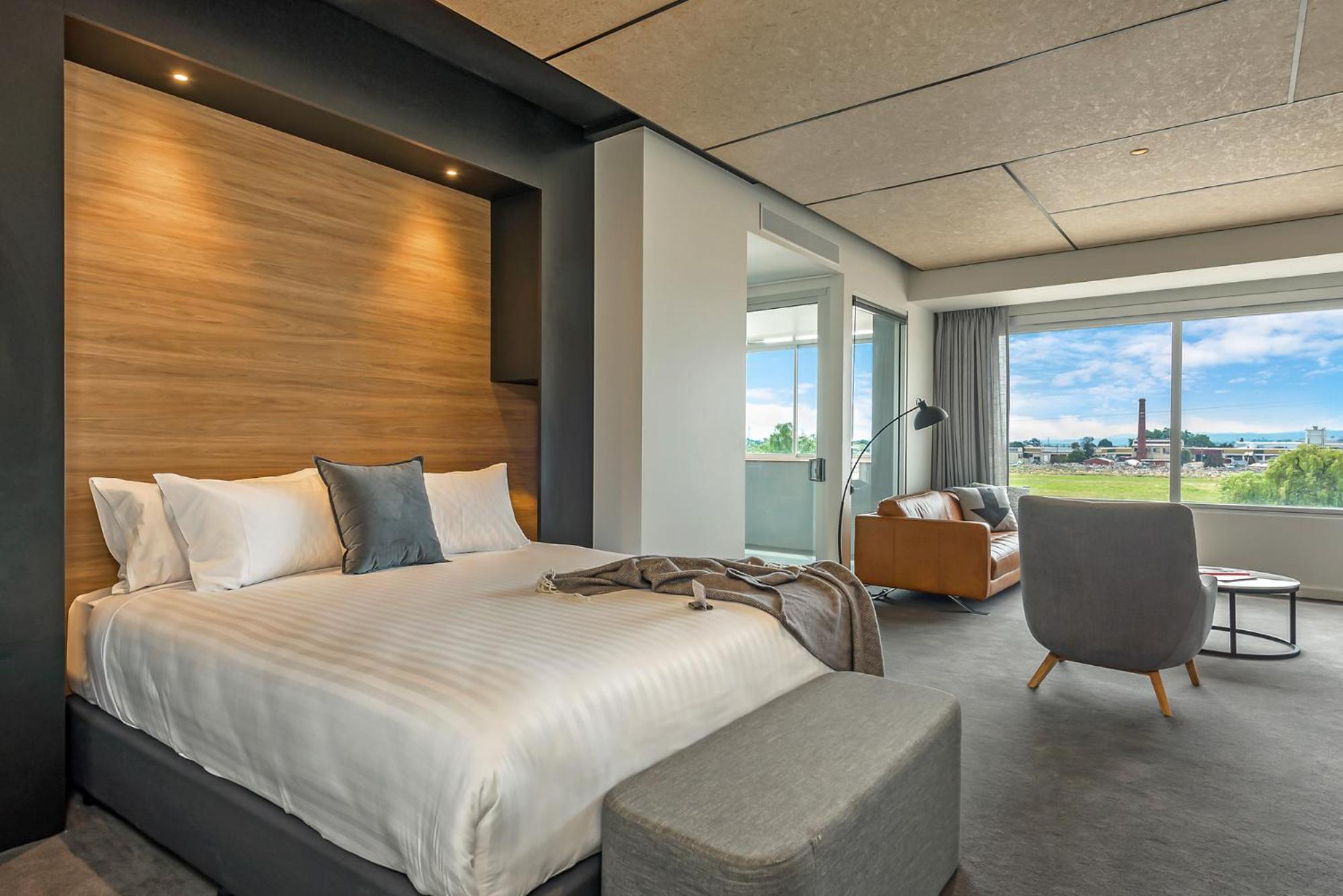 Peppers Silo Hotel Launceston Szoba fotó A bedroom at the hotel