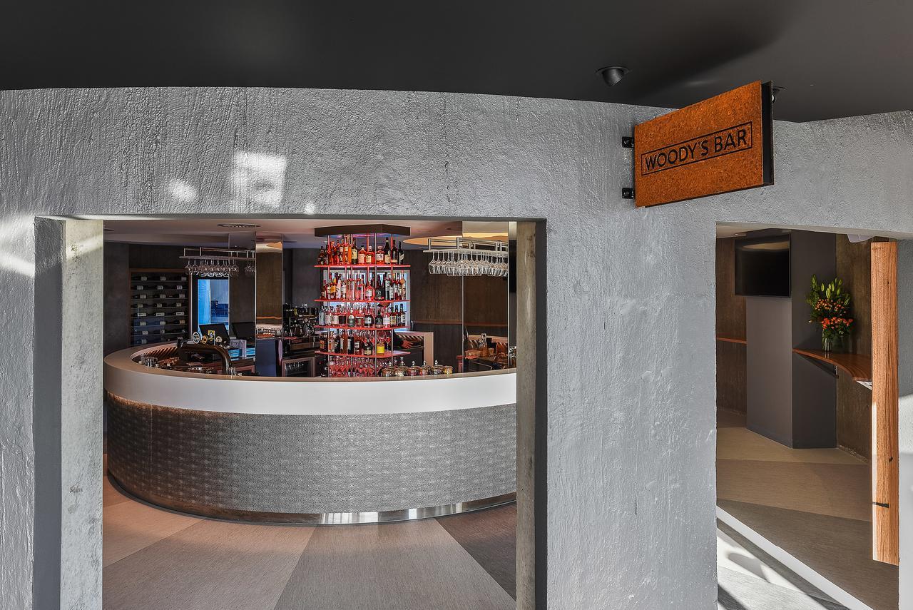 Peppers Silo Hotel Launceston Kültér fotó The bar at the entrance of the restaurant